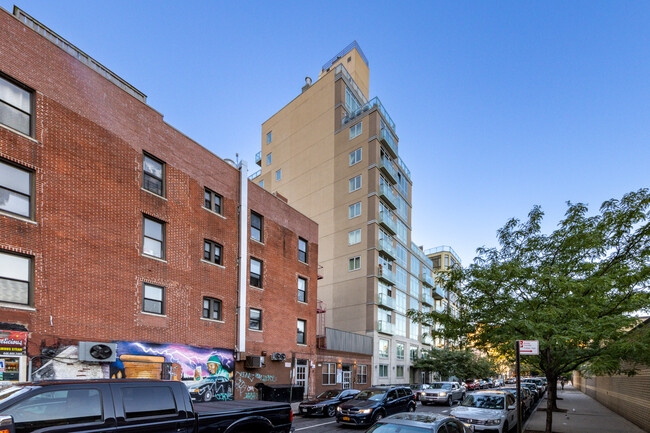 344-346 E 110th St in New York, NY - Building Photo - Building Photo