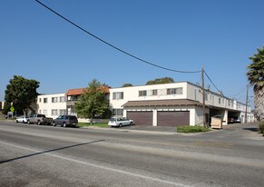 Laguna Gardens Apartments in Oxnard, CA - Building Photo