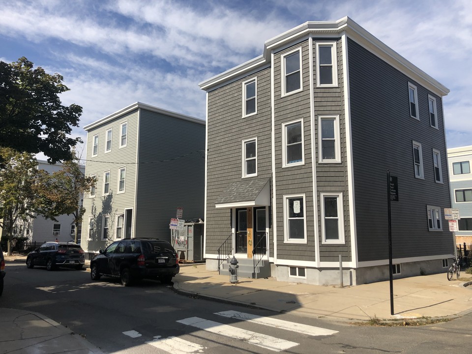 27 Plymouth St in Cambridge, MA - Building Photo