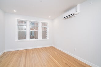 27 Forest St, Unit 32 in Cambridge, MA - Foto de edificio - Building Photo