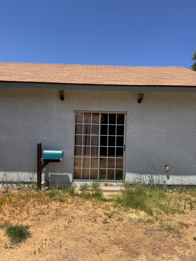 1116 Delwood Ave, Unit Private Room