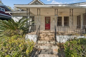 742 E Park Ave in Savannah, GA - Foto de edificio - Building Photo