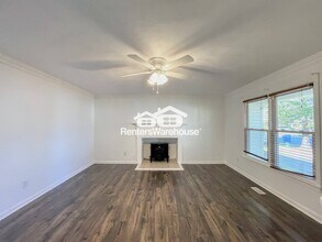 411 Linkenborough Dr in Chesapeake, VA - Foto de edificio - Building Photo