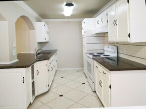 7485 Loma Verde Way in Sacramento, CA - Building Photo - Building Photo