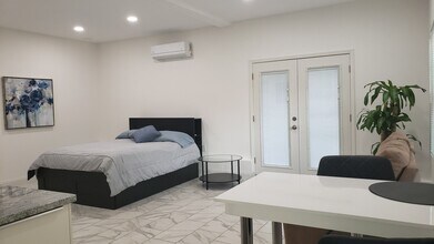 4265 Parnell Rd, Unit Apartment #1 in Marietta, GA - Foto de edificio - Building Photo