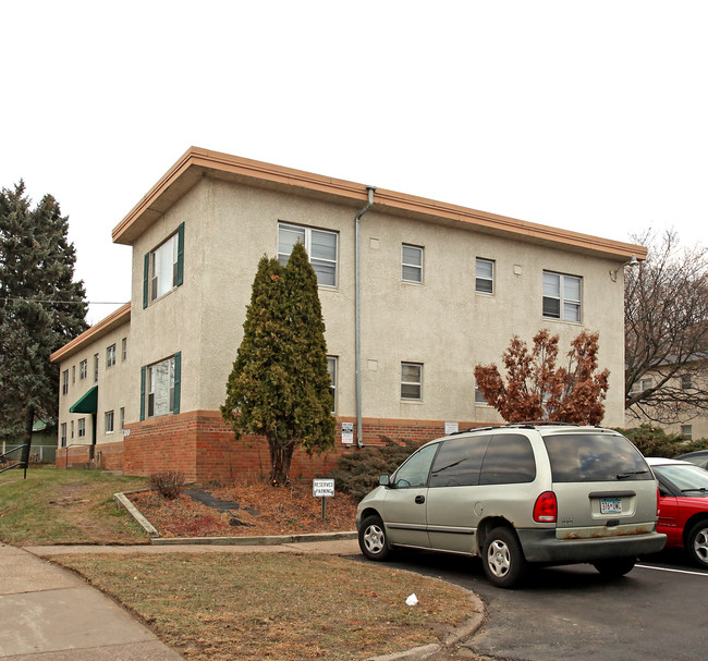 Edgbaston Meadows in St. Paul, MN - Foto de edificio - Building Photo