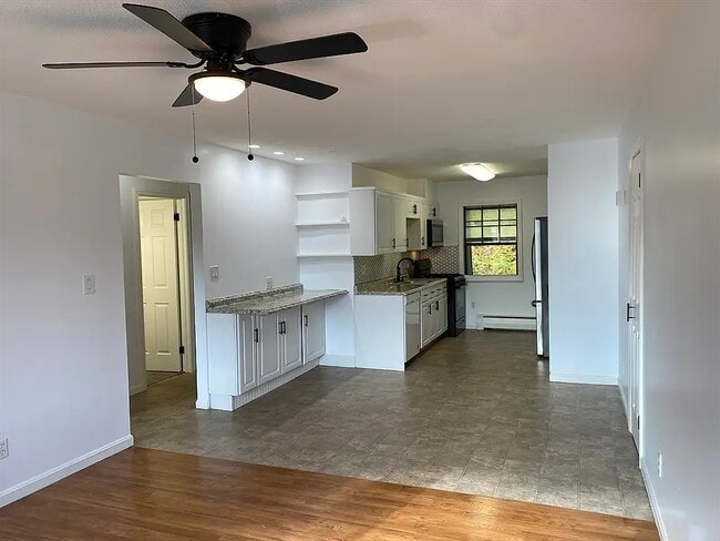 459 Russell Rd in Westfield, MA - Building Photo - Building Photo