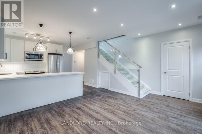 82 Parkway Ave