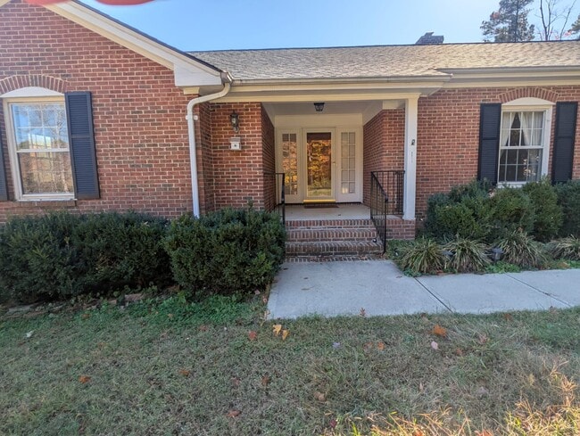 8913 Oneal Rd in Raleigh, NC - Foto de edificio - Building Photo