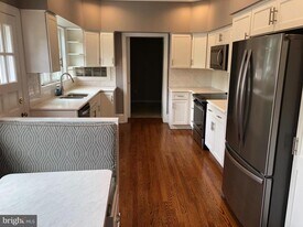 23 S Stewart St in Winchester, VA - Building Photo