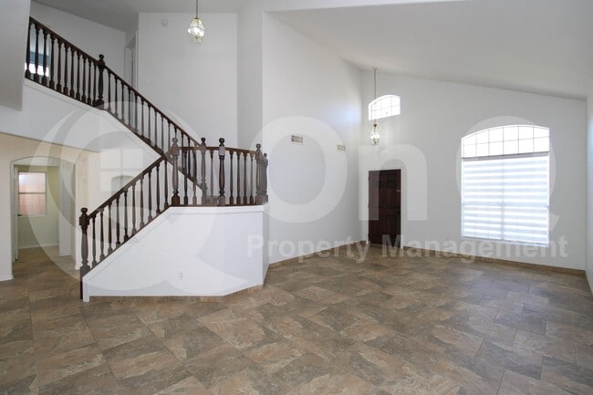 137 W Leah Ct in Gilbert, AZ - Building Photo - Building Photo