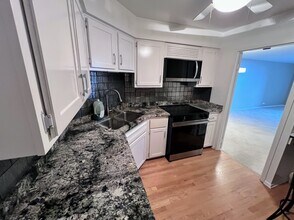 6033 N Sheridan Rd in Chicago, IL - Building Photo - Building Photo
