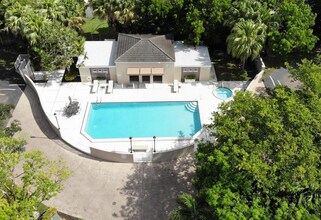 6950 SW 55th Ter E, Unit 6950 in Miami, FL - Building Photo - Building Photo