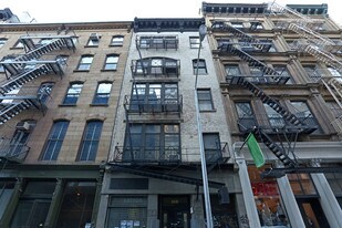 106 Franklin St in New York, NY - Building Photo