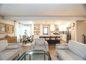 726 Lawler Ave in Wilmette, IL - Building Photo - Building Photo