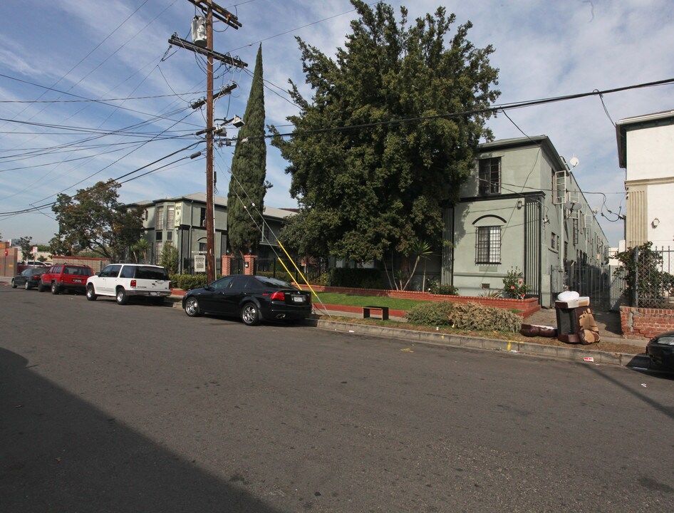 Fernwood in Los Angeles, CA - Building Photo