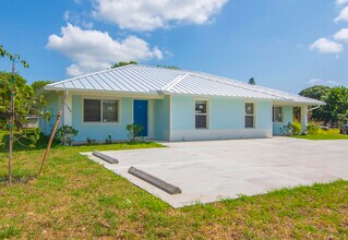 1106 Avenue E in Fort Pierce, FL - Building Photo - Building Photo