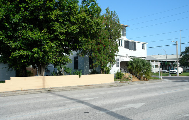 364 8th St N in St. Petersburg, FL - Building Photo - Building Photo