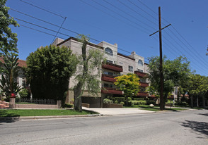 The Premier on Moorpark Apartments