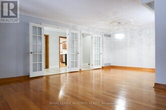 56 Francis St in Vaughan, ON - Building Photo - Building Photo