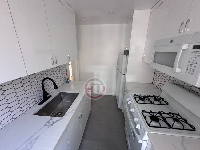 1671 Radcliff Ave-Unit -5 in Bronx, NY - Building Photo - Building Photo