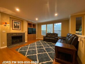 121 Roadrunner in Irvine, CA - Building Photo - Building Photo