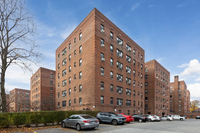 Vernon Manor in Mount Vernon, NY - Building Photo - Building Photo