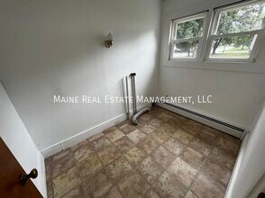 261 Birch St in Bangor, ME - Building Photo - Building Photo