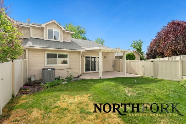 property at 3065 S Crabapple Ln