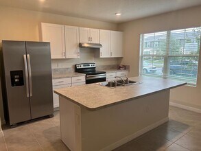 1800 Red Canyon Dr in Kissimmee, FL - Building Photo - Building Photo