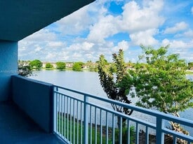 9359 Fontainebleau Blvd in Miami, FL - Building Photo