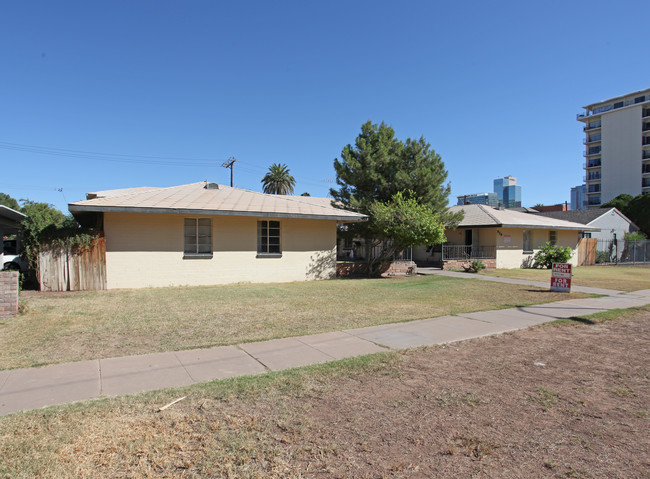 La Prada Apartments in Phoenix, AZ - Building Photo - Building Photo