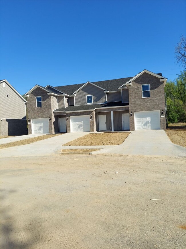 property at 2124 Ingalls Ln