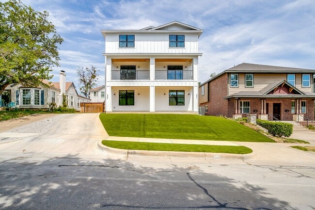 property at 2811 Forest Park Blvd