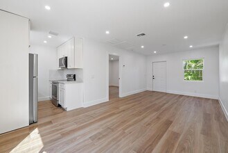 5004 Webster Ave in West Palm Beach, FL - Building Photo - Building Photo