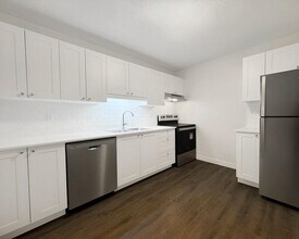 City Place in London, ON - Building Photo - Building Photo