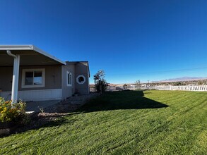 225 S Pioneer Rd in Overton, NV - Building Photo - Building Photo
