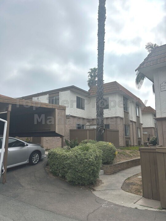 10235 Madrid Way in Spring Valley, CA - Building Photo