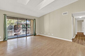 206 Foxtail Dr, Unit C3 in Greenacres, FL - Building Photo - Building Photo