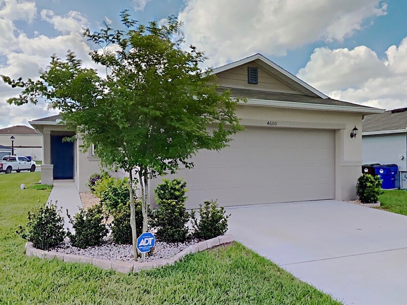 4600 Glencrest Loop in St. Cloud, FL - Building Photo