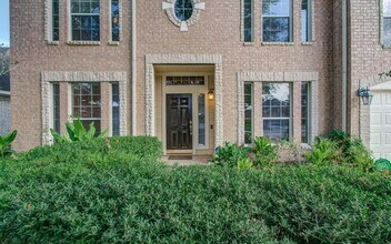 2210 Waters Edge Ln in League City, TX - Building Photo - Building Photo