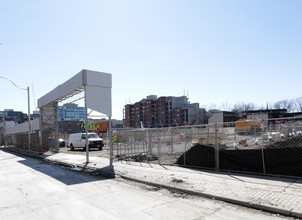 SQ Spadina Queen Condos in Toronto, ON - Building Photo - Building Photo