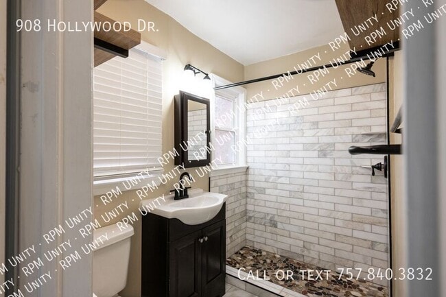 908 Hollywood Dr in Chesapeake, VA - Building Photo - Building Photo