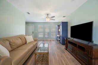 1494 Easthampton Cir in Wellington, FL - Building Photo - Building Photo