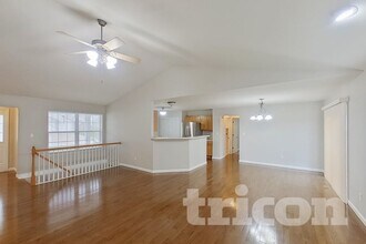 310 Woodson Trail Dr in Wentzville, MO - Foto de edificio - Building Photo