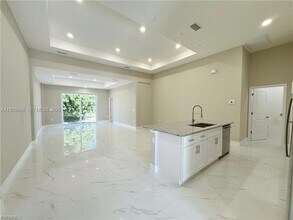 313 Hermosa Ave in Lehigh Acres, FL - Building Photo - Building Photo