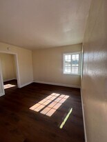 16217 Prairie Ave in Lawndale, CA - Building Photo