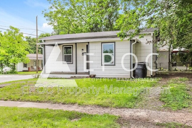property at 402 S Flanner St