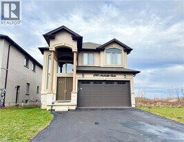 238 Nashville Cir in Hamilton, ON - Building Photo
