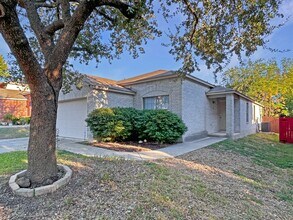 6422 Kestrel Ln in San Antonio, TX - Building Photo - Building Photo